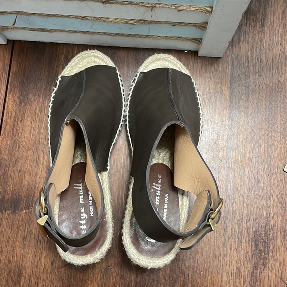 Bettye Muller Shoes - Picture 2 of 7